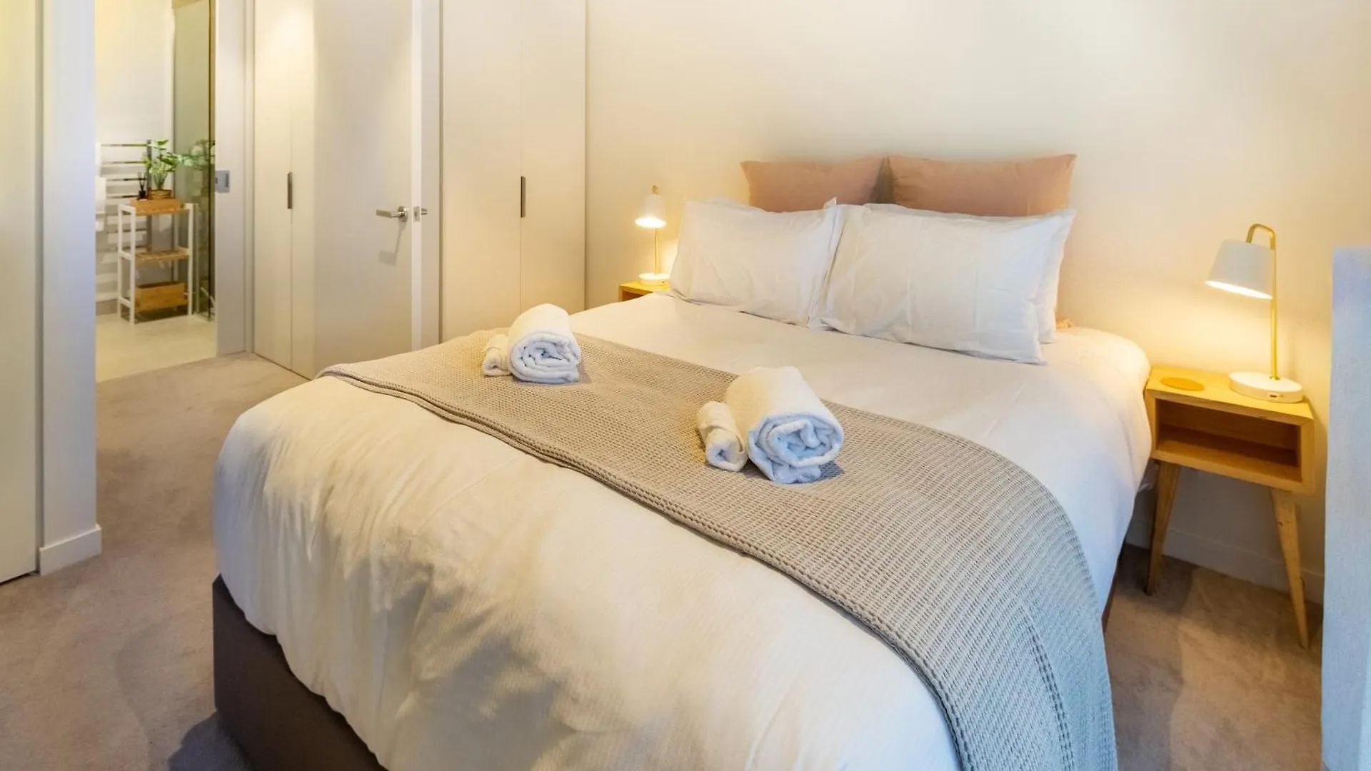 Apartment Latimer Square 1 Bed 1 Bath - Single Level Christchurch New Zealand