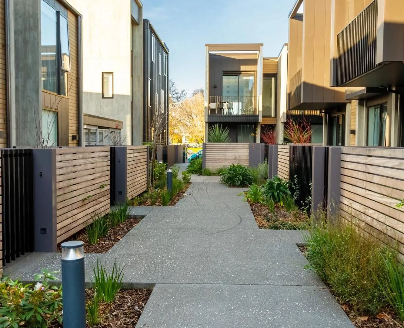 Latimer Square 1 Bed 1 Bath - Single Level location